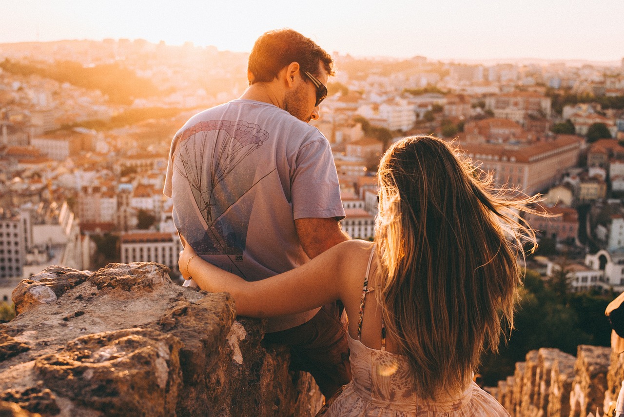 Long-distance relationship: safety tips